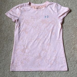 Short sleeve athletic shirt